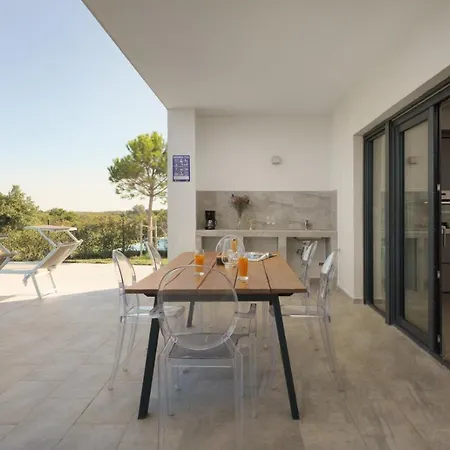 Villa Cb 5 *